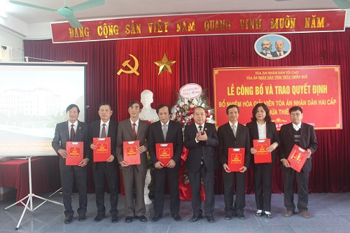 TAND tỉnh Thừa Thiên-Huế: Công bố và trao Quyết định bổ nhiệm 15 Hòa giải viên