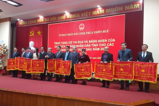 Điện lực TT-Huế: Nỗ lực vượt khó, vươn lên dẫn đầu phong trào thi đua năm 2020
