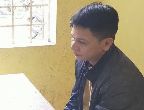 Cầm dao đột nhập vào nhà đe dọa giết rồi cướp tài sản
