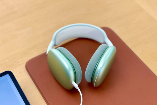 AirPods Max bị chê sụt pin nhanh