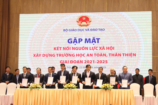 Thêm cơ hội  cho học sinh khó khăn được tiếp sức đến trường