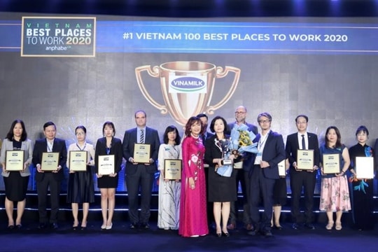 Phó Chủ tịch nước đến thăm người lao động tại nhà máy sữa 4.0 của Vinamilk trước thềm Tết Tân Sửu
