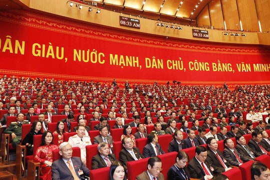 Ngày làm việc thứ ba Đại hội XIII của Đảng, các đại biểu thảo luận các văn kiện đại hội