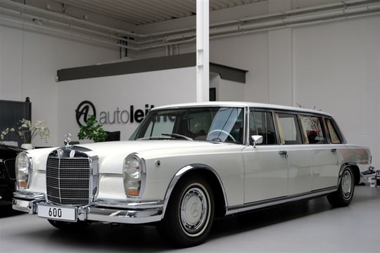 Mercedes-Benz 600 Pullman đời 1975, giá 2,6 triệu USD