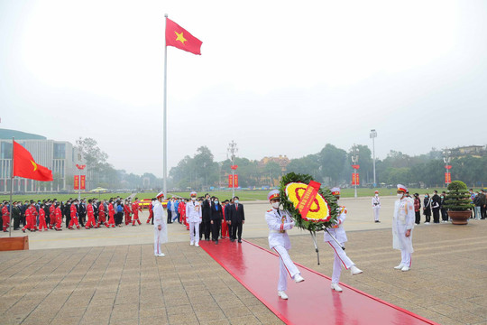 Hành trình Mùa Xuân từ những giếng dầu: Người lao động Dầu khí báo công lên Chủ tịch Hồ Chí Minh
