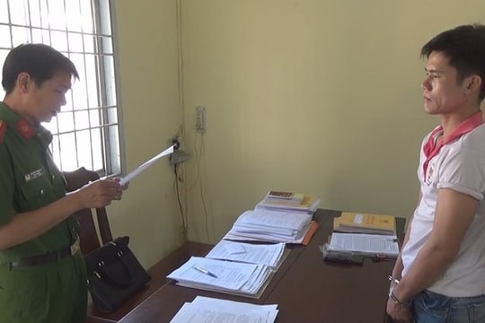 Đâm bạn gái mới quen vì cho rằng lợi dụng tình cảm để lừa tiền