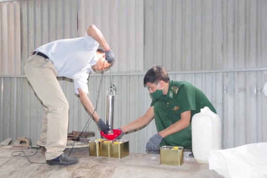 Khởi tố 4 bị can trong vụ sản xuất, mua bán xăng giả
