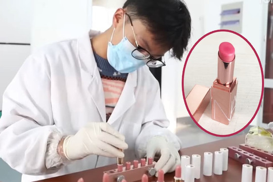 Nam sinh viên ngành dược chế tạo son tặng bạn gái khiến cư dân mạng nhao nhao 'Order đâu anh người yêu thế này'
