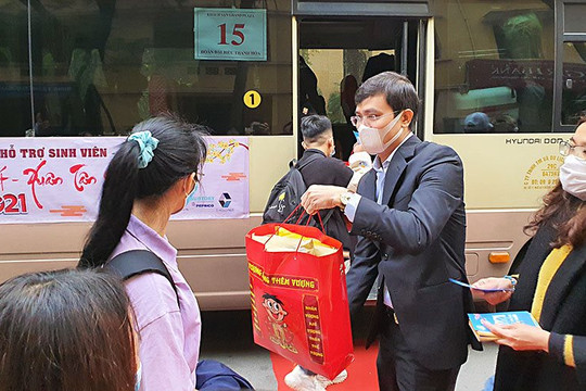 500 sinh viên các tỉnh miền núi Tây Bắc, miền Trung được hỗ trợ vé xe miễn phí về quê đón Tết