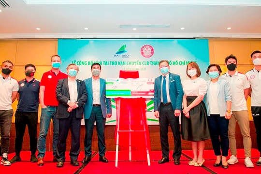 Bamboo Airways tài trợ dịch vụ hàng không định hướng 5 sao quốc tế cho CLB Bóng đá TP. HCM