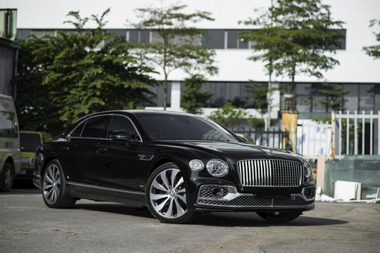 Bentley Flying Spur W12 First Edition giá hơn 25 tỷ đồng
