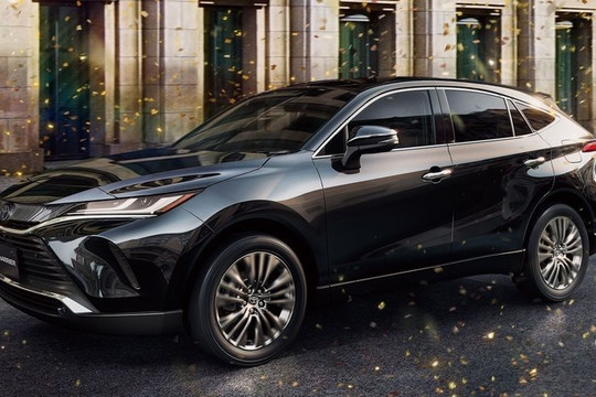 Toyota Harrier 2021 ra mắt tại Singapore, giá bán từ 120.900 USD