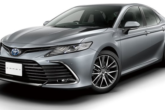 Toyota Camry 2021 bản nâng cấp giá từ 33.000 USD