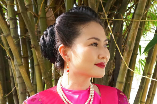 Diễn viên Ngọc Lan tự tay trang trí sinh nhật cho con trai