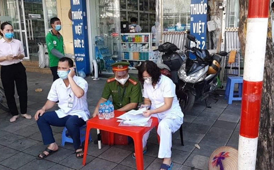 Mạnh tay xử phạt các trường hợp không đeo khẩu trang tại phố cổ Hà Nội