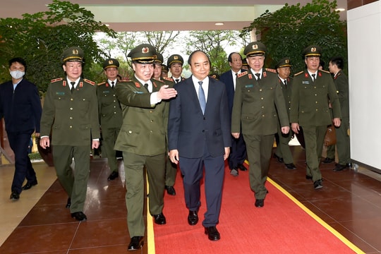Sớm phát hiện, loại bỏ các đối tượng cơ hội chính trị cố tìm cách  vào bộ máy nhà nước