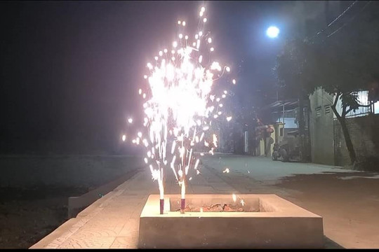 Nhiều người thất vọng về pháo hoa của Nhà máy Z121