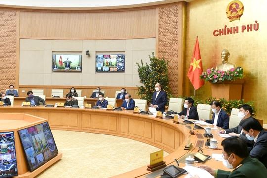Thủ tướng: Cho phép áp dụng biện pháp mạnh để ngăn chặn dịch COVID-19 lây lan
