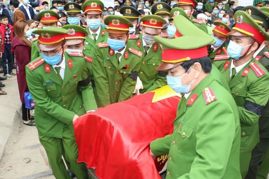 Thăng cấp hàm cho Thiếu tá hy sinh khi bắt ma túy
