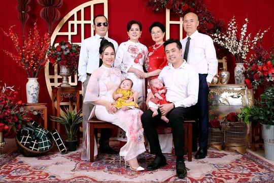 Bộ ảnh đầu xuân năm mới của gia đình nhạc sĩ Dương Khắc Linh