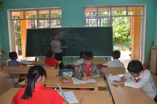 Cô giáo 24 năm miệt mài “gieo” chữ nơi miền sơn cước
