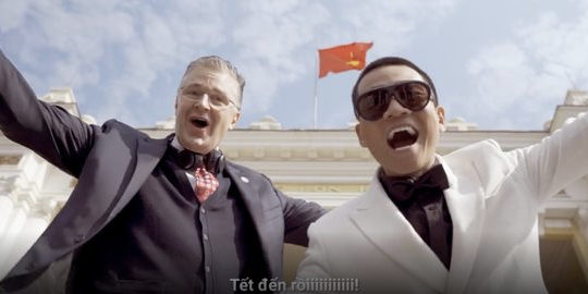 Đại sứ Mỹ Kritenbrink chúc Tết bằng... rap Việt