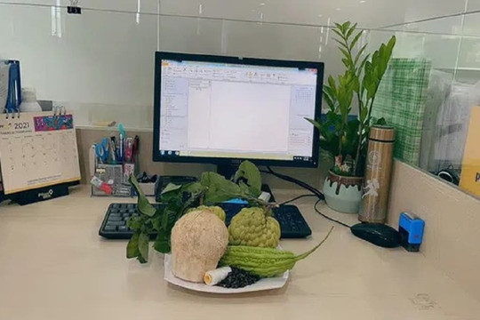 Dân văn phòng cúng tất niên có cả tiêu với chỉ, ẩn ý khiến đồng nghiệp nào cũng muốn