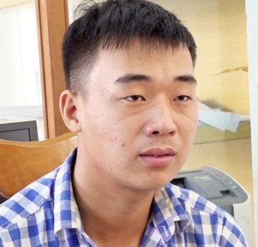 Cướp tài sản của xe ôm để lì xì người thân