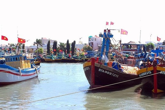 Chìm tàu cá, ba người chết và hai người mất tích