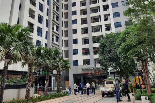 Phong tỏa tòa nhà có người nước ngoài tử vong