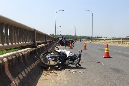 Nghi vấn người phụ nữ nhảy sông tự vẫn do mâu thuẫn với gia đình