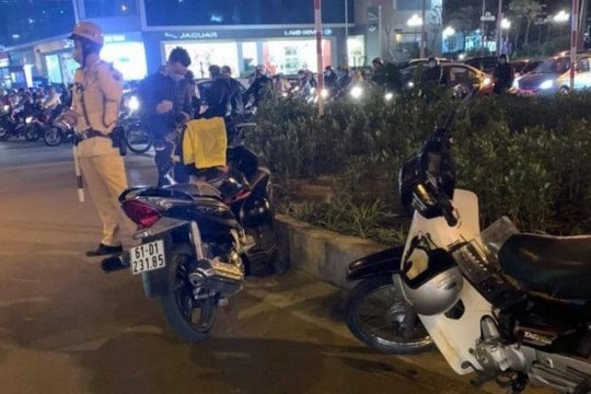 Xảy ra va chạm giao thông, 1 người đàn ông trung niên bị đâm gục tại Hà Nội