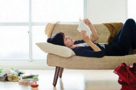 Bị chồng nhắc nhở vì thái độ khó chịu khi rửa bát, vợ khóc lóc bỏ về nhà mẹ đẻ