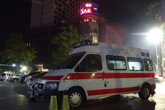 Người đàn ông 38 tuổi chết trong đêm khuya do nhồi máu não, bác sĩ mắng: Liên quan đến vợ anh ta
