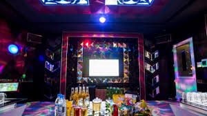 Phú Thọ tạm ngừng hoạt động các quán karaoke, thẩm mỹ viện, rạp chiếu phim