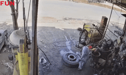 Lốp ô tô phát nổ kinh hoàng, chủ gara tử vong ngay tại chỗ