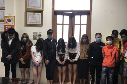 Bắc Ninh: Phát hiện 24 nam nữ phê ma túy trong quán karaoke