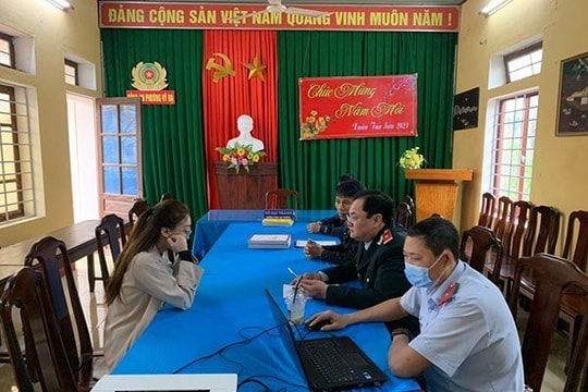 Chia sẻ thông tin sai sự thật về Luật Hôn nhân Gia đình, một phụ nữ bị xử phạt 5 triệu đồng