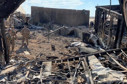Căn cứ không quân Mỹ ở Iraq bị dội rocket