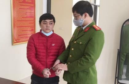 Y tá dùng giấy tờ giả để bán xe, chiếm đoạt nửa tỷ đồng