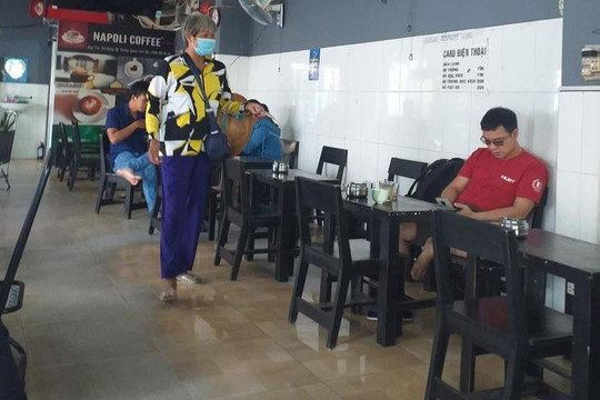 Vé số bán dạo thời Covid