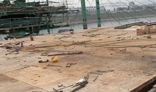 Nam công nhân tử vong do nổ bình nén khí oxy