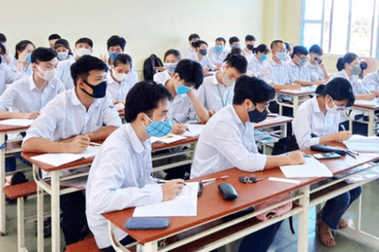 Học sinh khối 12 ở Hải Dương đi học trở lại