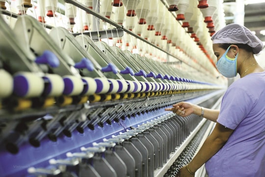 2 tháng đầu năm 2021, kim ngạch xuất khẩu hàng hóa ước tính đạt 48,55 tỷ USD