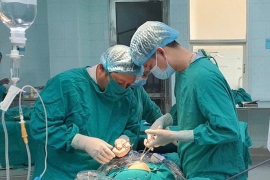 Phẫu thuật thành công bé gái 3 tuổi bị vỡ gan độ 5 do tai nạn giao thông