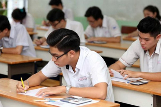 Nhờ người thi hộ hoặc thi thay có thể bị phạt đến 16 triệu đồng