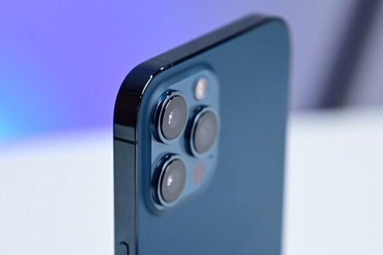 Apple có thể sẽ trang bị camera kính tiềm vọng cho iPhone 2022