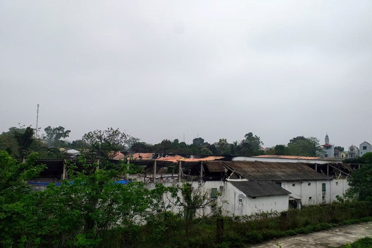 Thanh Oai – Hà Nội: Cháy xưởng nến hoạt động trái phép trên đất nông nghiệp