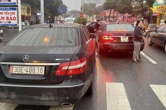 Vụ hai xe Mercedes trùng biển số: Đã bàn giao xe mang biển thật cho chủ sở hữu