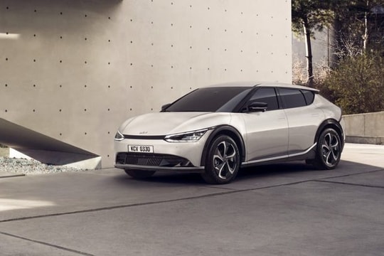 EV6 - mẫu xe đầu tiên chạy hoàn toàn bằng điện của Kia